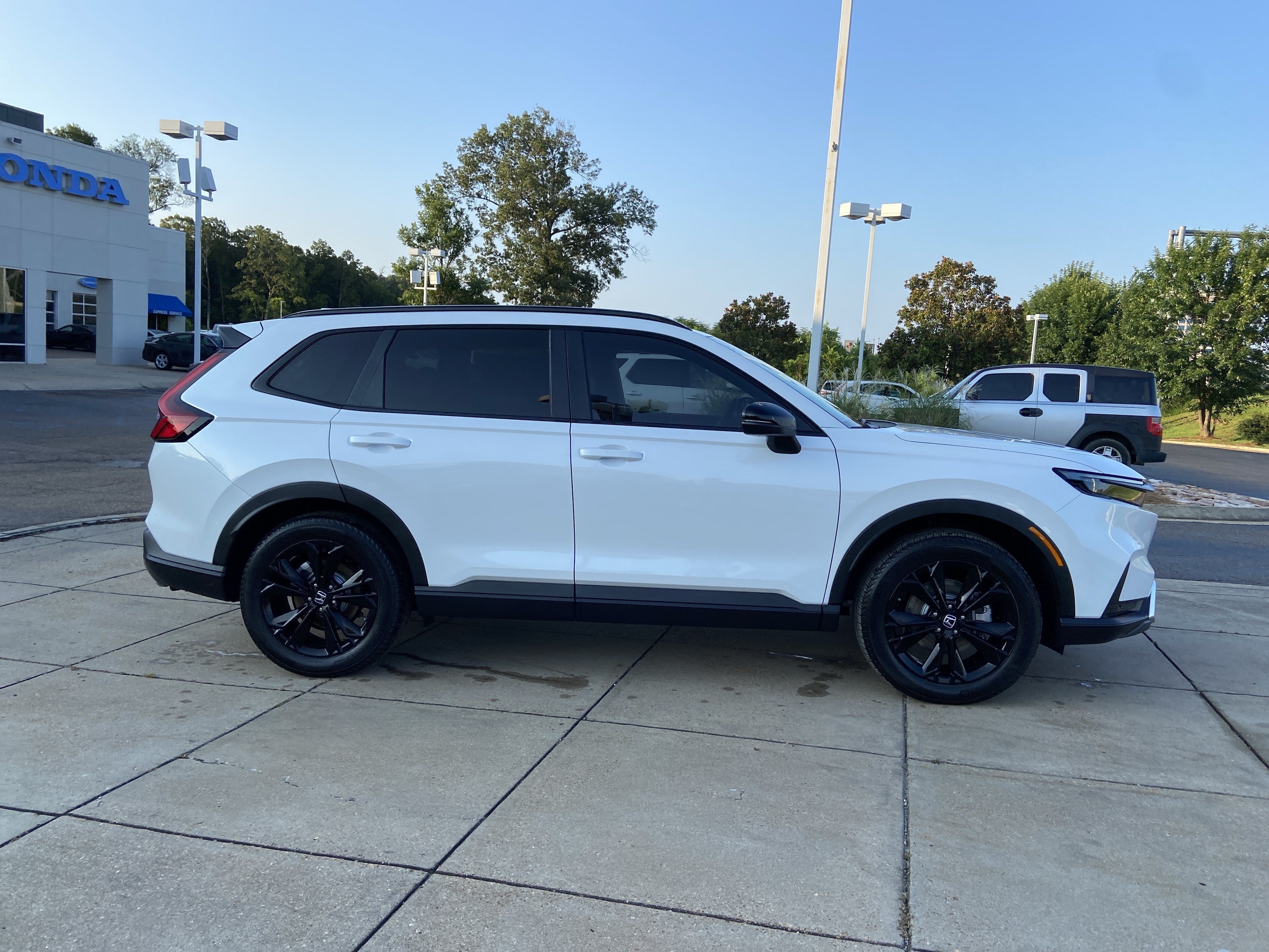 Used 2026 Platinum White Pearl Honda Sport Touring image 13