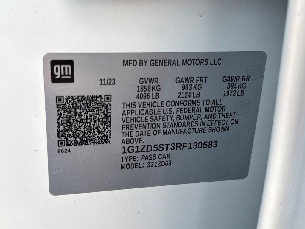 Used 2024 White Chevrolet LT image 30