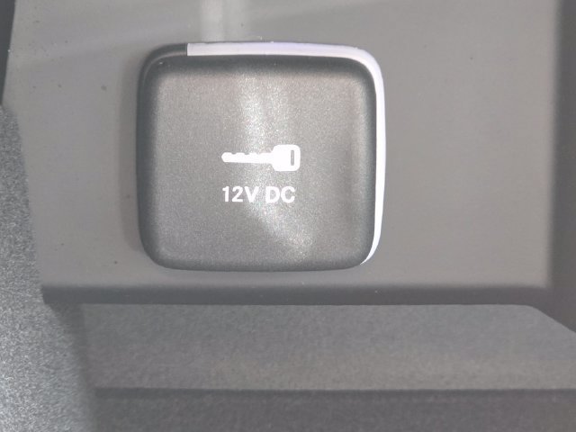 New 2026 Bright White Clear-Coat Exterior Paint Jeep  image 16
