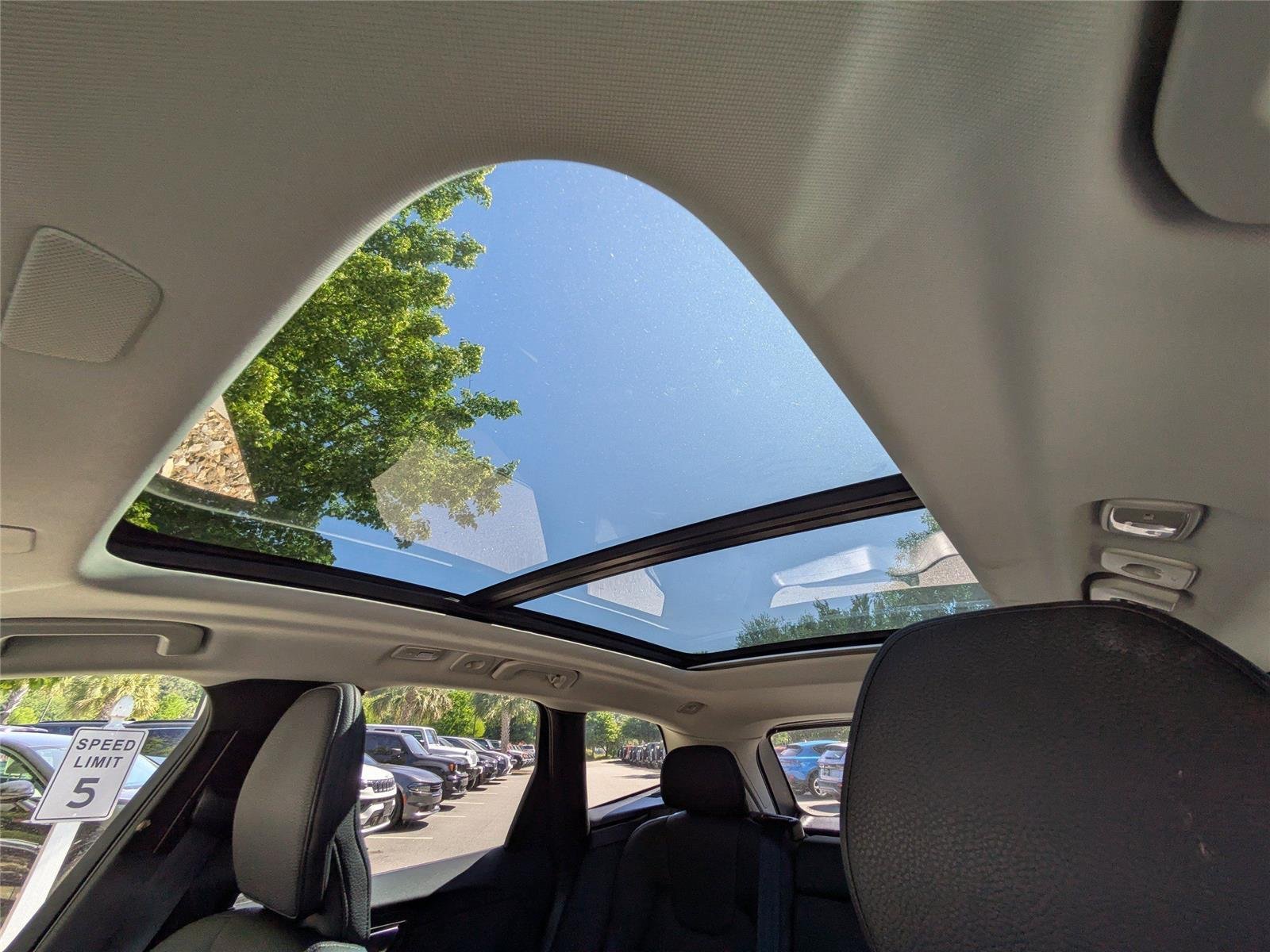 Used 2024 Vapour Grey Metallic Volvo Plus Dark Theme image 24