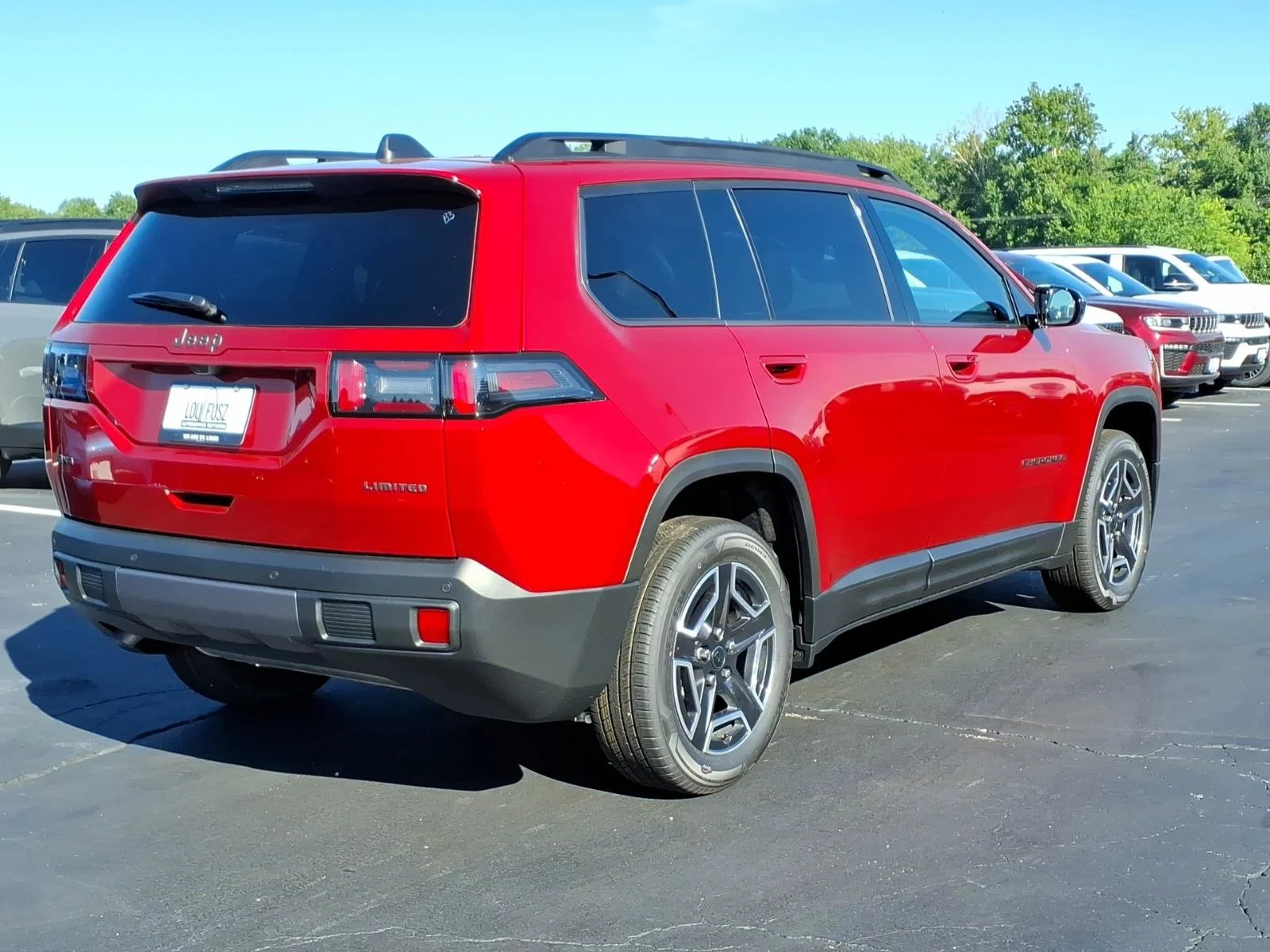 New 2026 Red Hot Pearl-Coat Exterior Paint Jeep Limited image 17