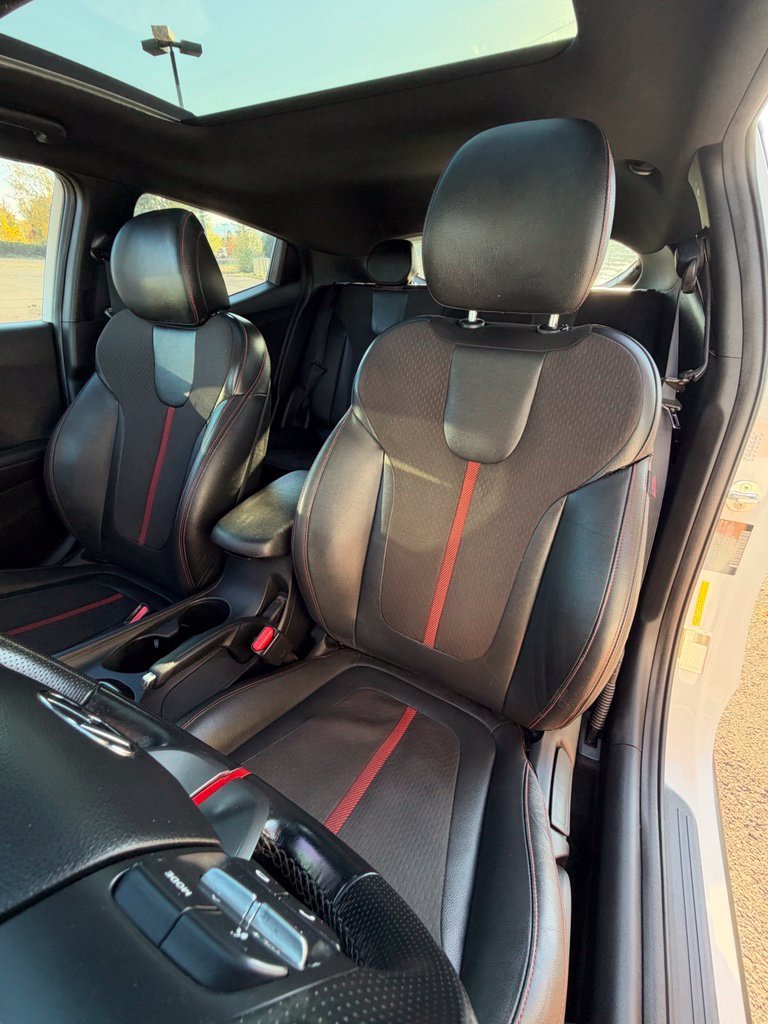 Used 2019 Chalk White Hyundai Turbo image 34