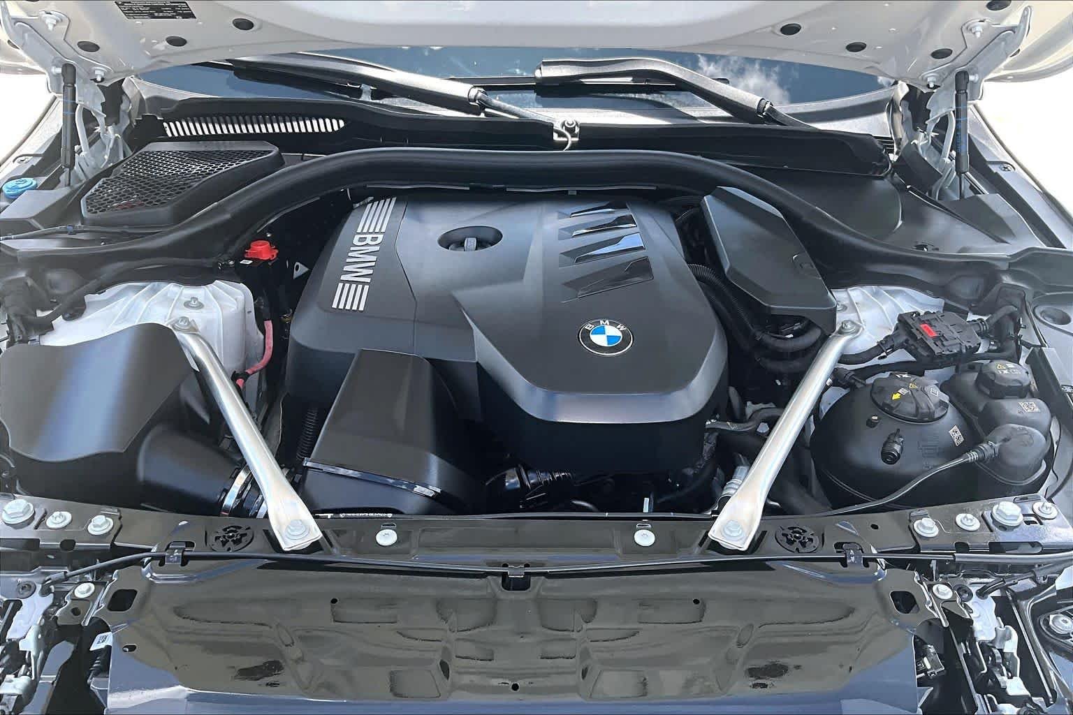 Used 2026 Mineral White Metallic BMW 530i image 30