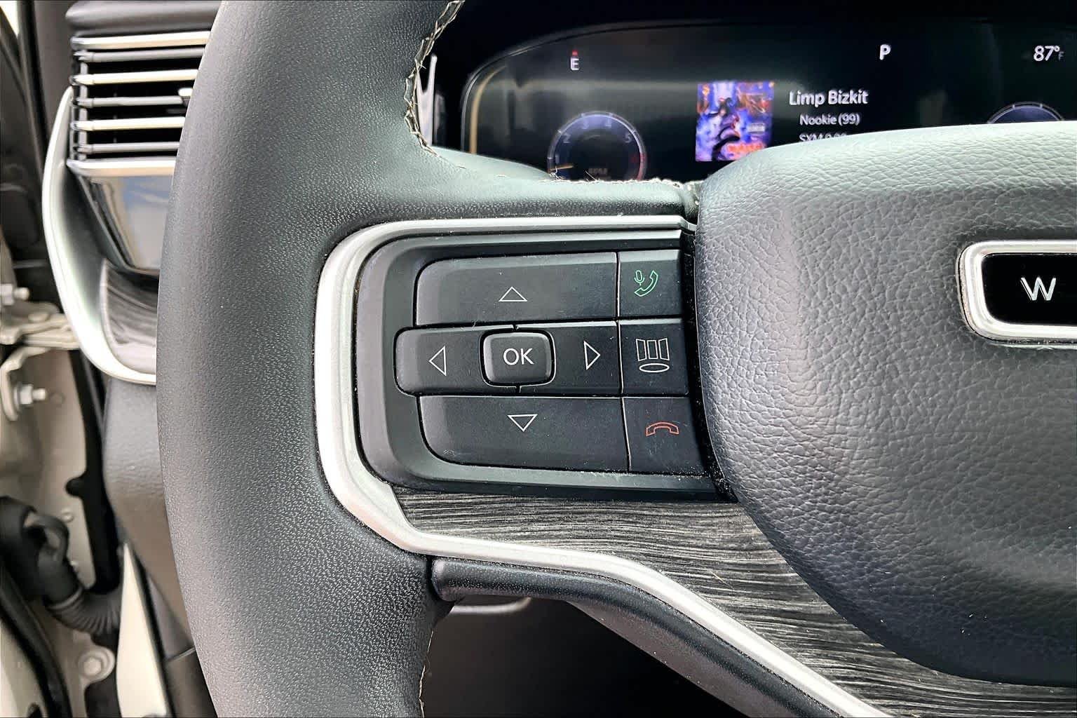 Used 2022 Luxury White Pearlcoat Jeep Series II image 22