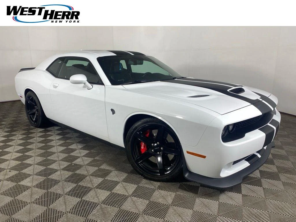2017 Dodge Challenger SRT Hellcat's photo
