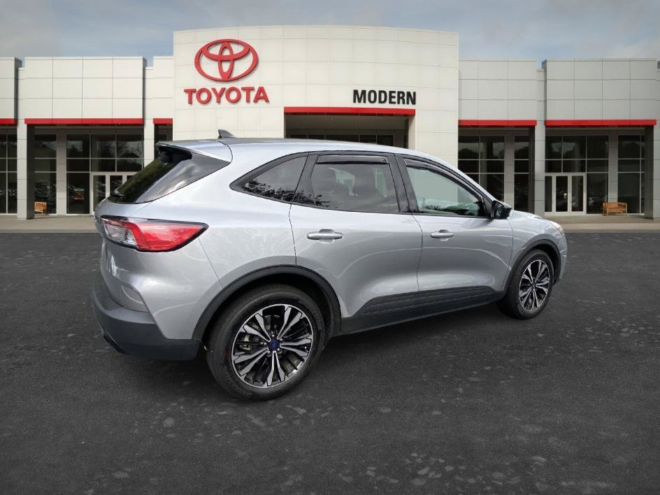 Used 2022 Silver Metallic Ford SE image 20
