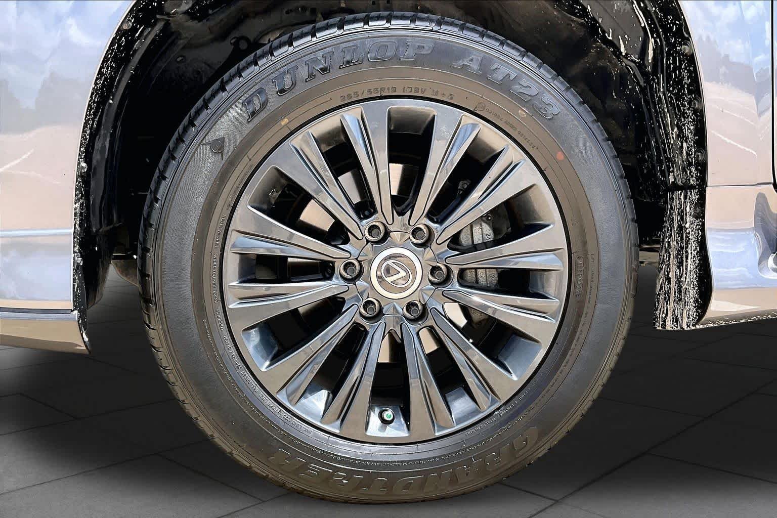 Used 2023 Nebula Gray Pearl Lexus Premium image 11