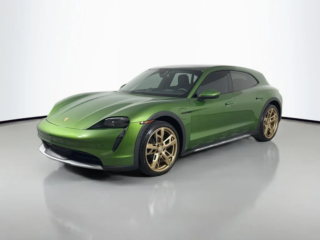 2021 Porsche Taycan 4S Cross Turismo's photo