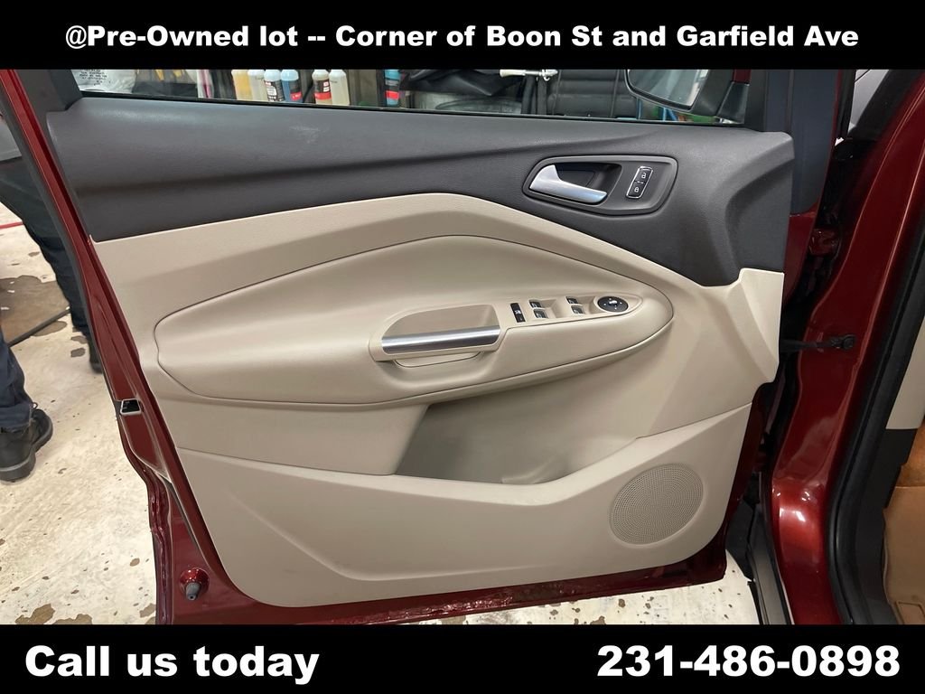 Used 2014 Orange Ford SE image 15