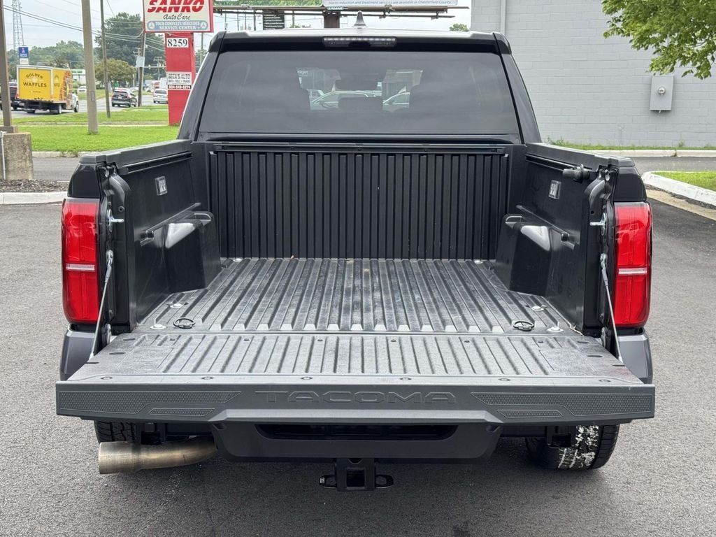 Used 2025  Toyota SR5 image 16