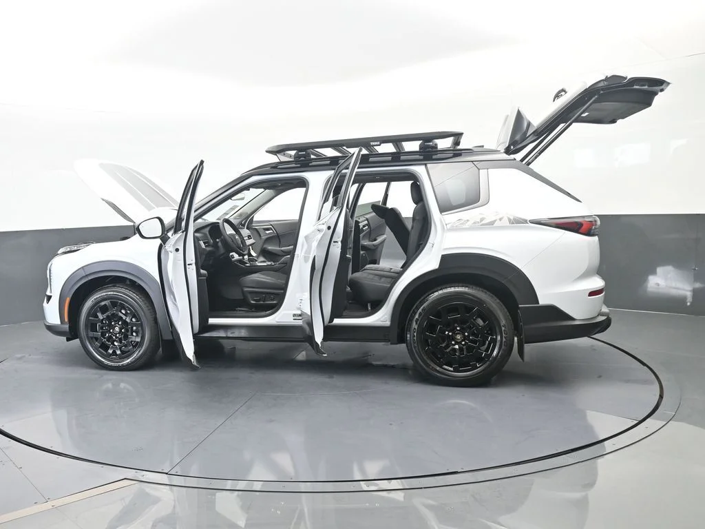New 2026 White / Black Mitsubishi Trail Edition image 78