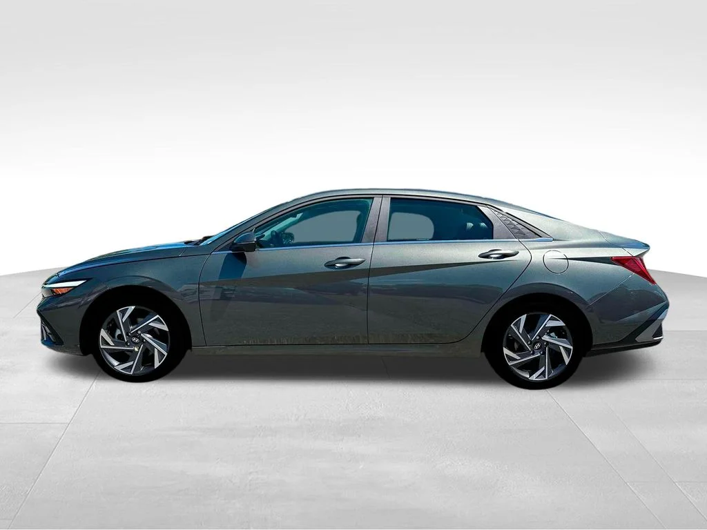 Used 2025 Gray Hyundai Limited image 3