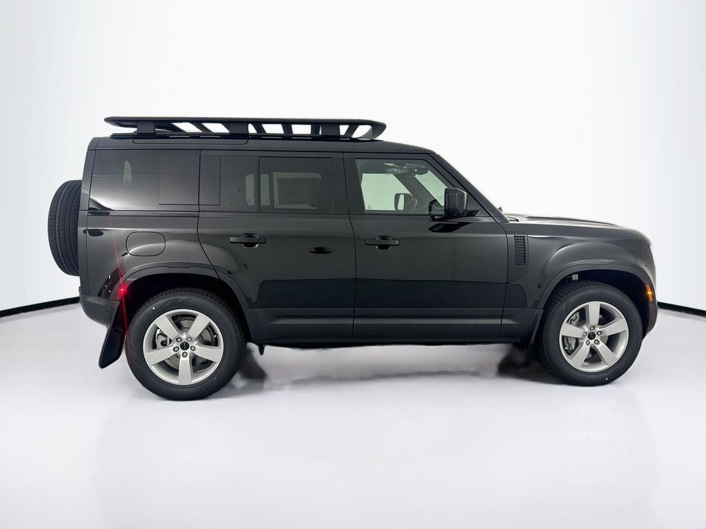 New 2026 Santorini Black Land Rover S image 4