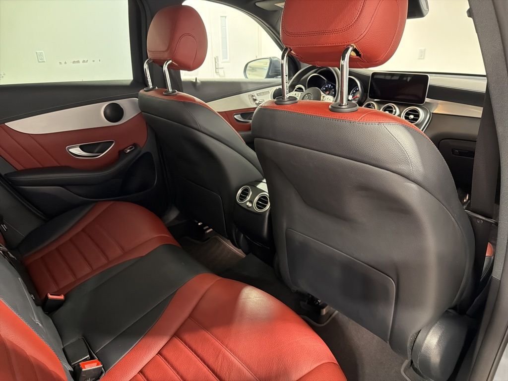 Used 2022  Mercedes-Benz GLC 300 image 27