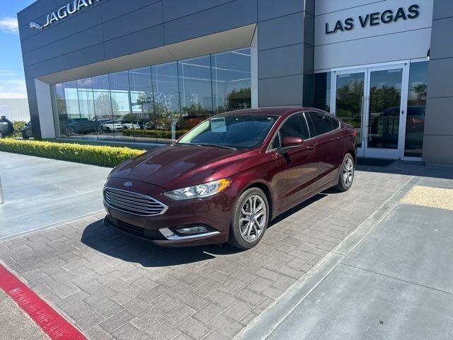 Used 2017 Red Ford SE image 1