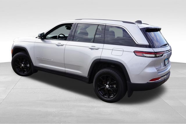 Certified Used 2022 Silver Jeep Limited image 8