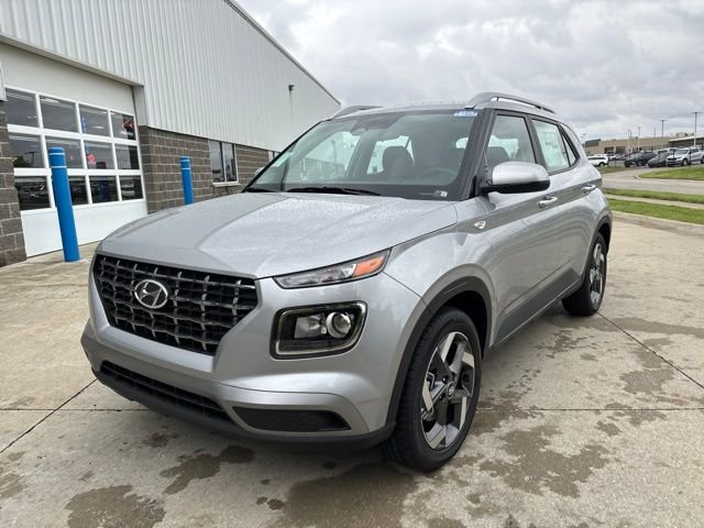New 2026 Shimmering Silver Hyundai SEL image 4