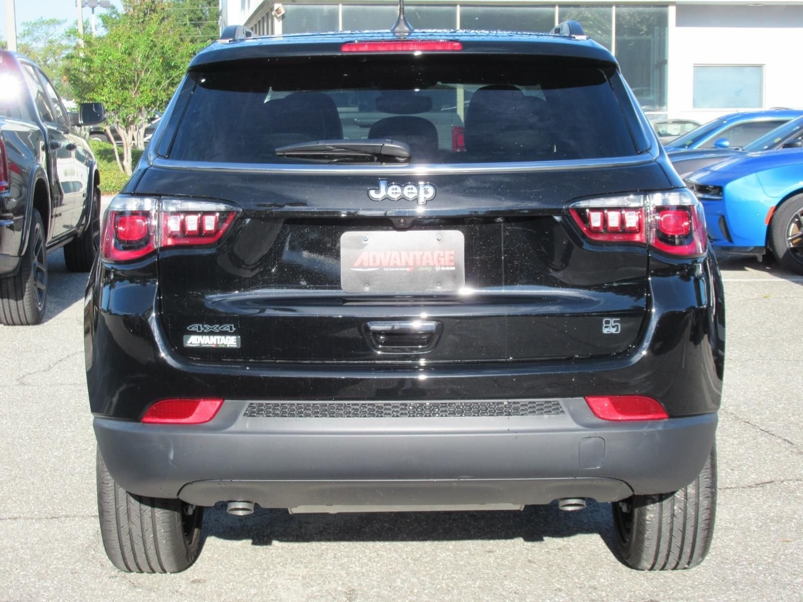 New 2026 Diamond Black Crystal Pearlcoat Jeep Latitude image 6