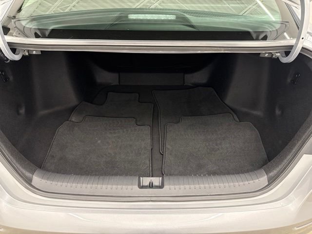 Certified Used 2025 Solar Silver Metallic Honda SE image 26