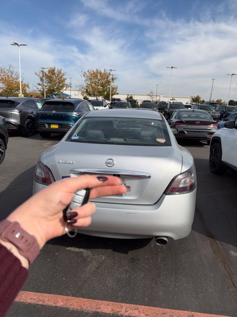 Used 2014 Silver Nissan 3.5 S image 17