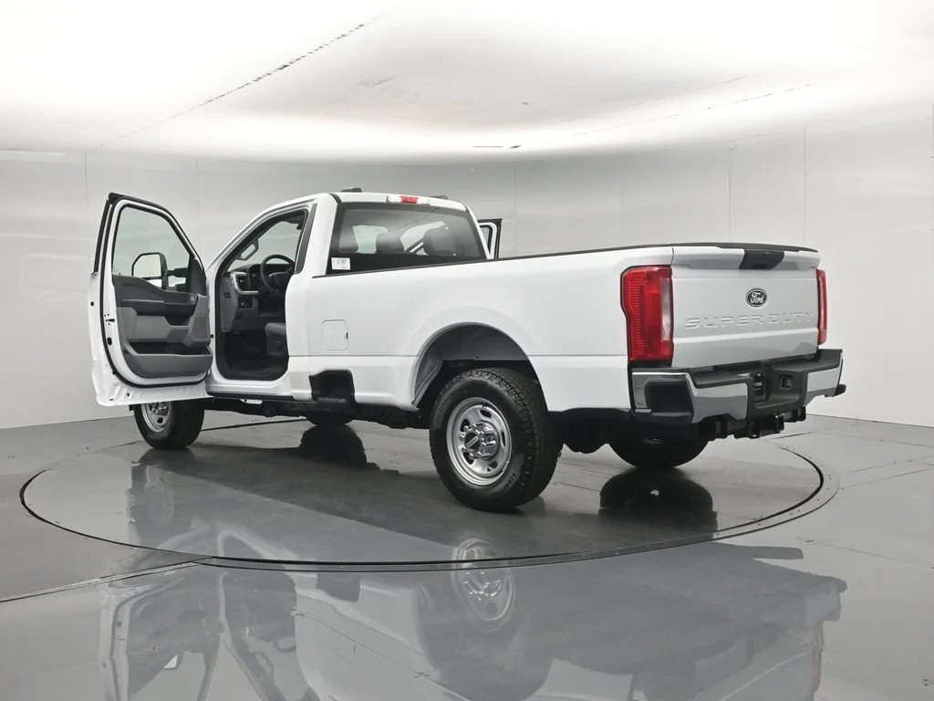 New 2027 Oxford White Ford XL image 31