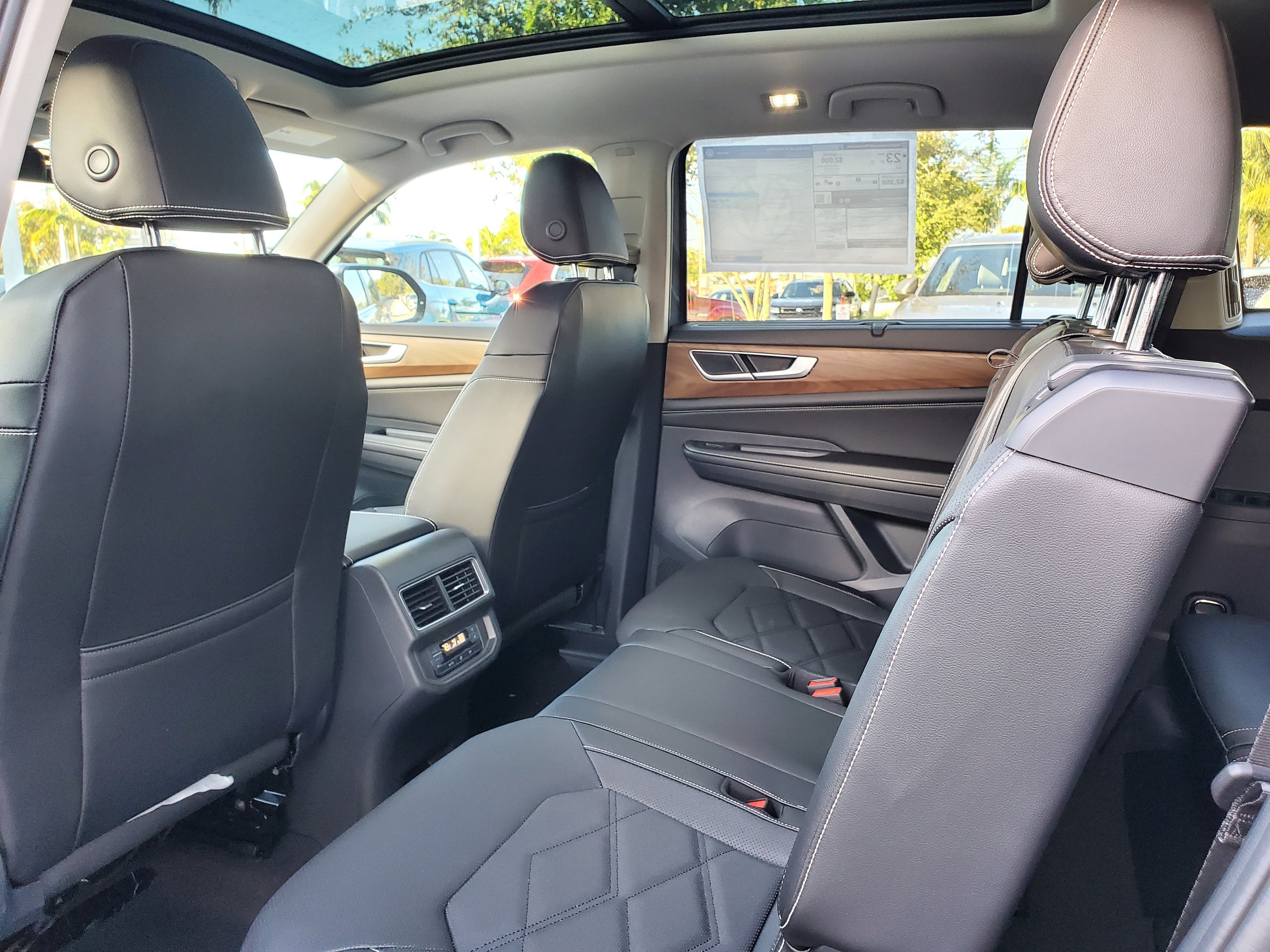 New 2026 White Volkswagen 2.0T SE w/Technology image 5