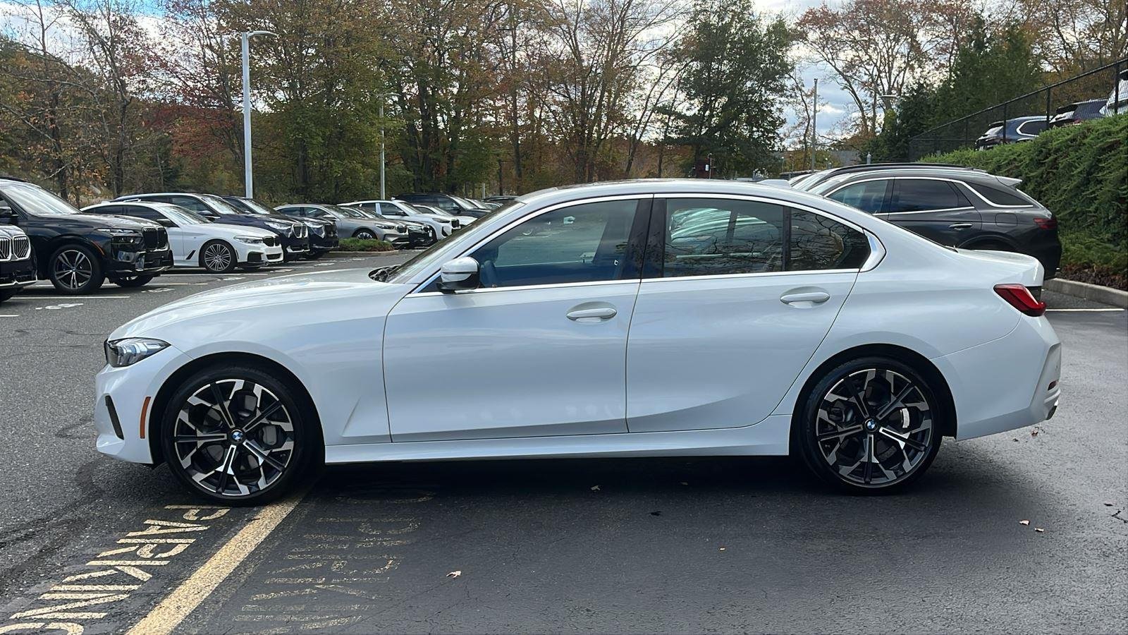 2025 BMW 3 Series 330i - Photo 6