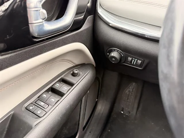 Used 2022 GRAY Jeep Limited image 20
