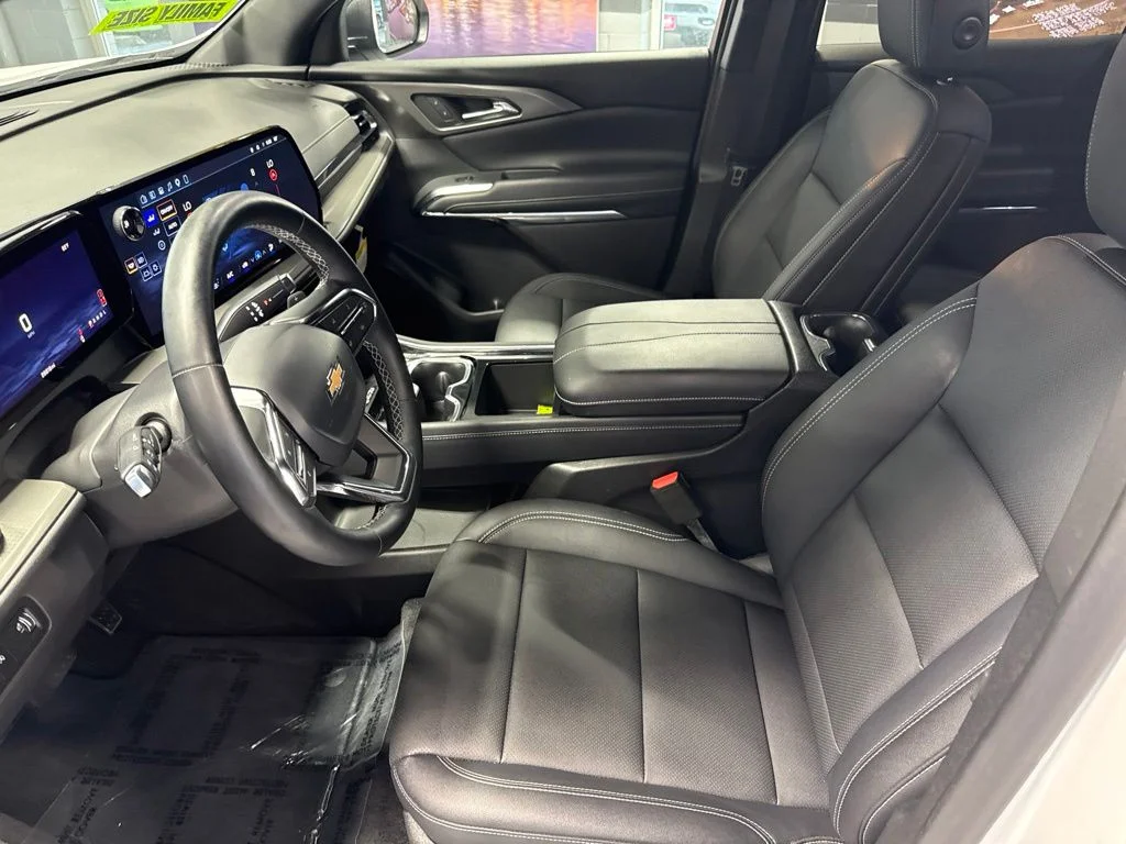 Used 2026 White Chevrolet LT image 25