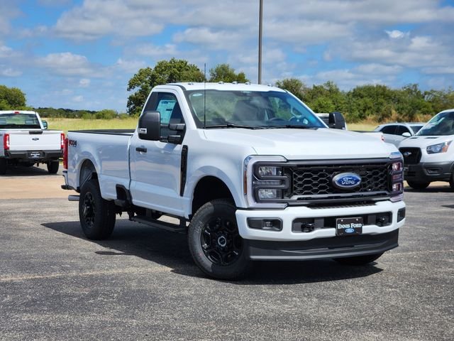2026 Ford F-350 Super Duty XL - Photo 2