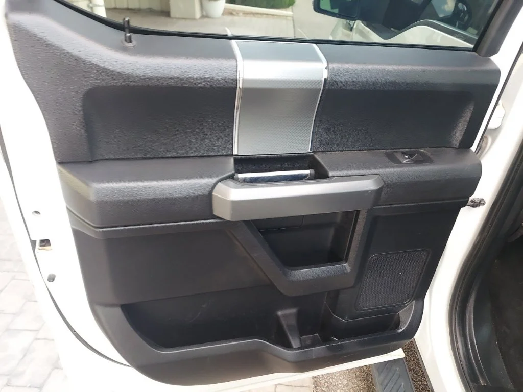 Used 2017 Oxford White Ford XLT image 36