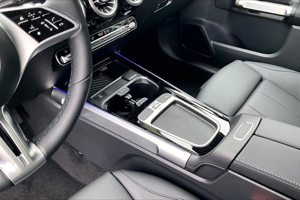 New 2026 Polar White Mercedes-Benz GLB 250 image 22