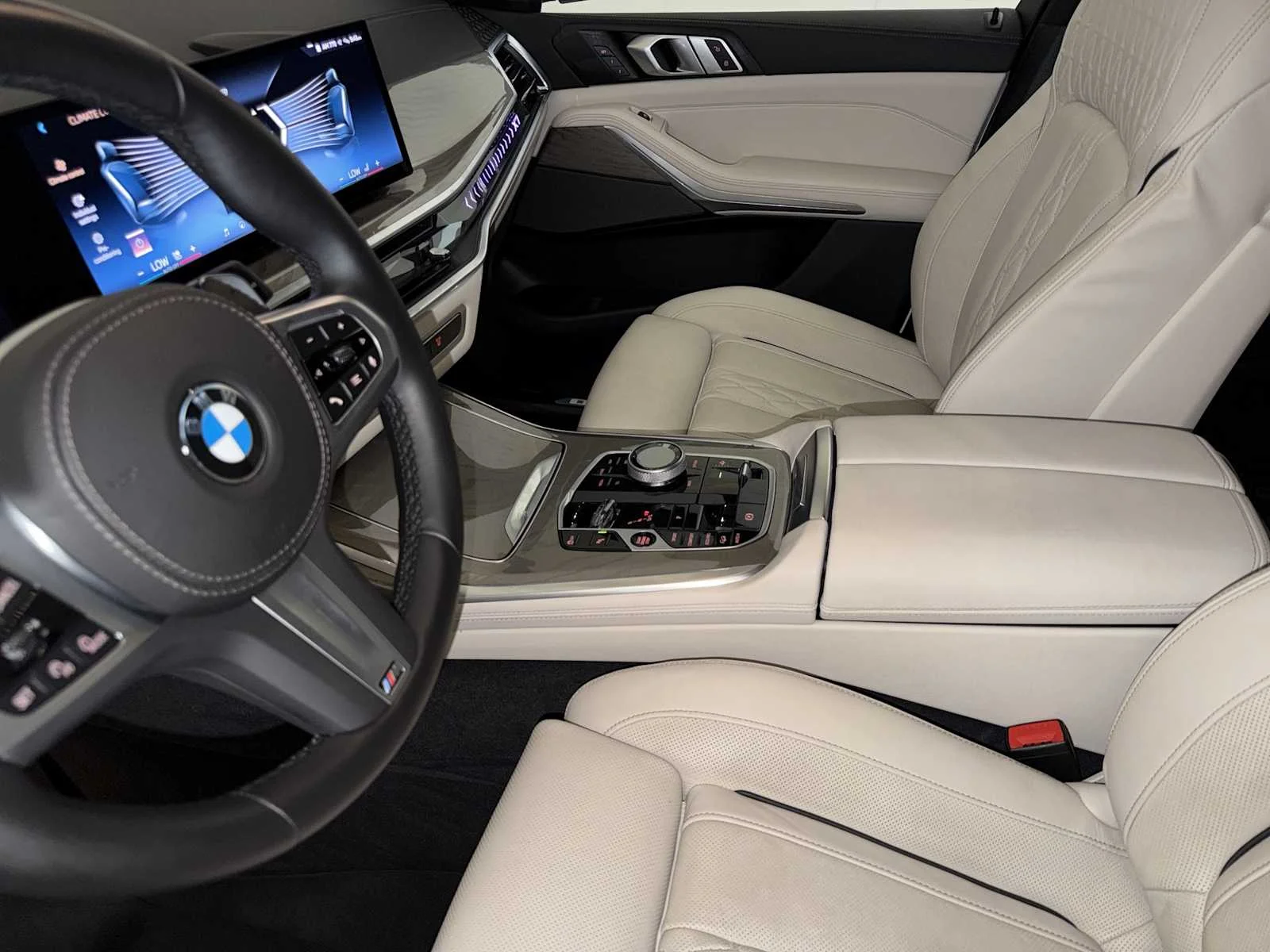 2026 BMW X7 40i - Photo 19