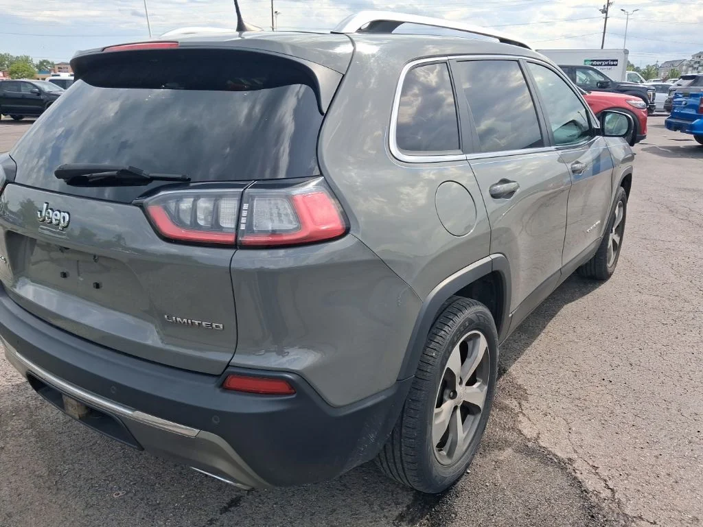 Used 2019 Gray Jeep Limited image 5