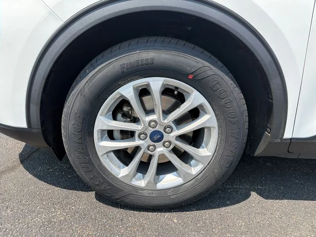 Certified Used 2020 White Metallic Ford SE image 20
