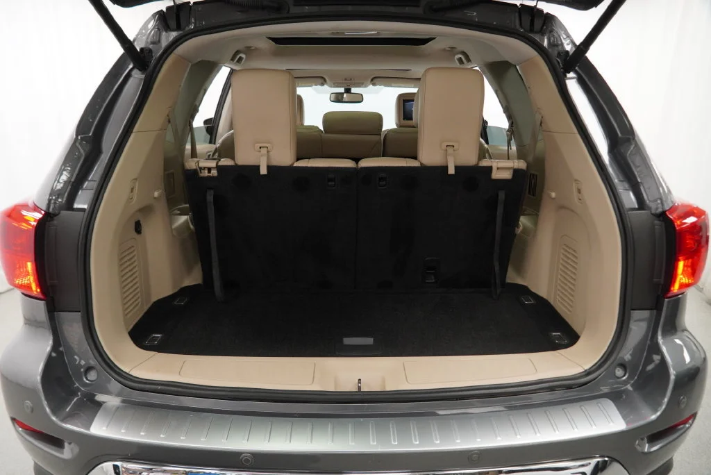 Used 2017 Gun Metallic Nissan Platinum image 40
