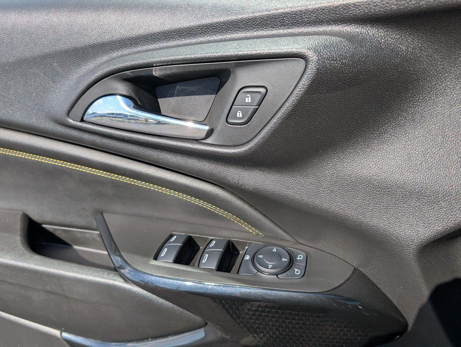 Used 2025 Cypress Gray Chevrolet LT image 15