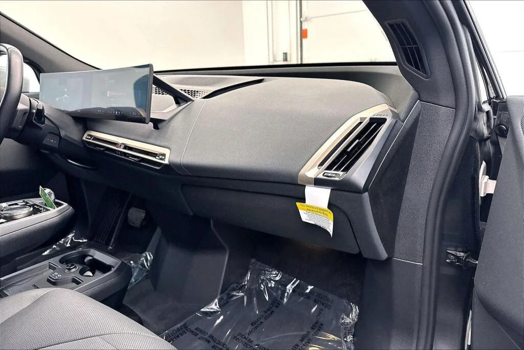 New 2026 Dune Grey Metallic BMW xDrive45 image 32
