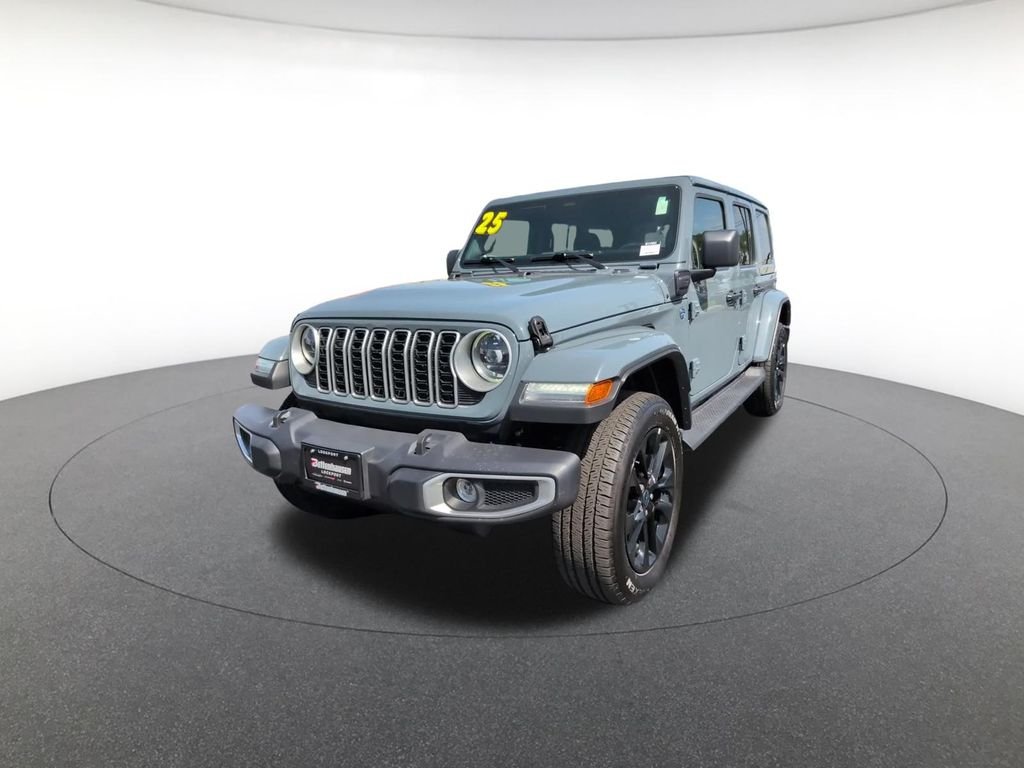 Used 2025 Gray Jeep Sahara 4xe image 12