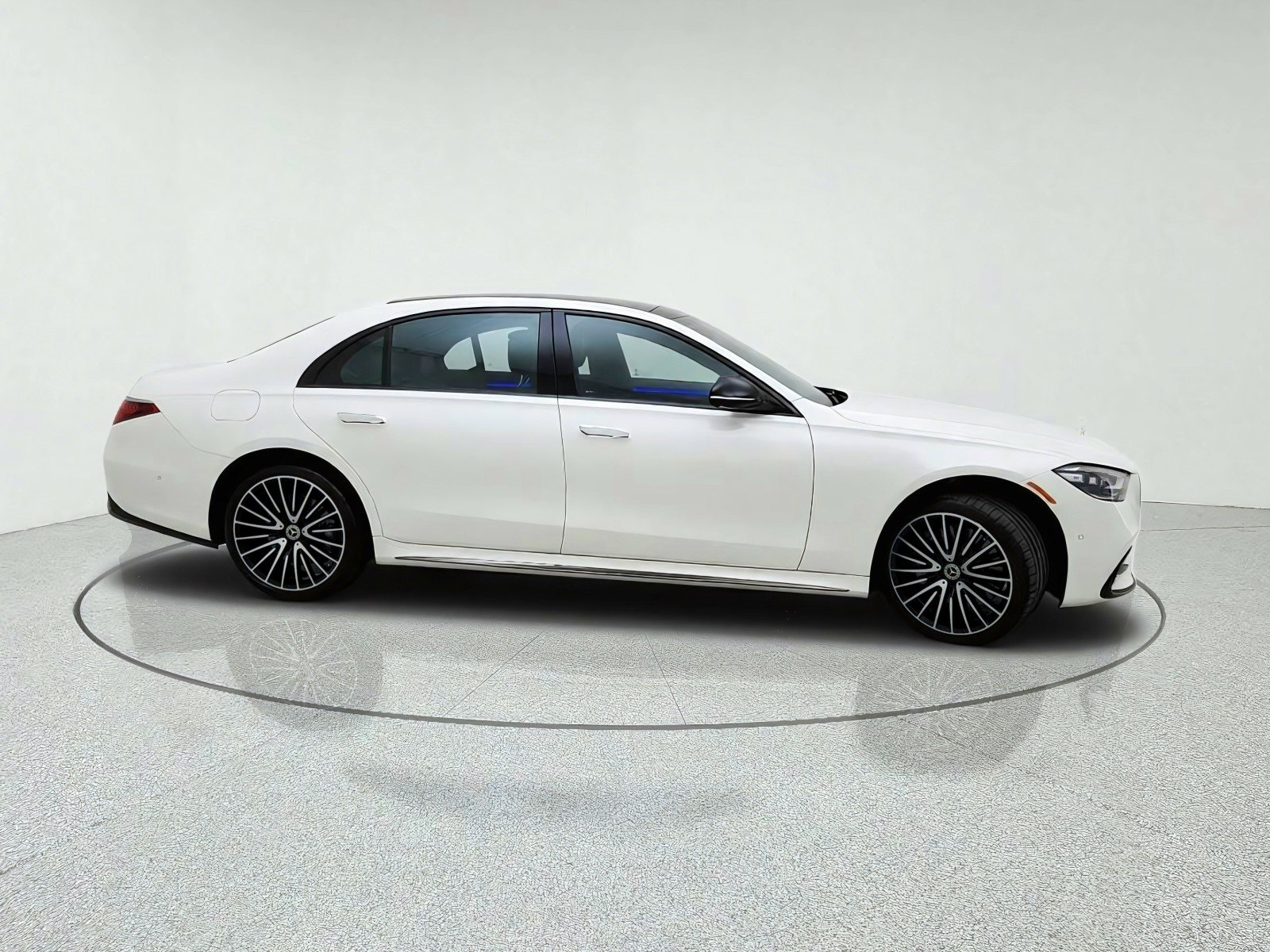 Certified Used 2023 MANUFAKTUR Diamond White Mercedes-Benz S 580 image 6