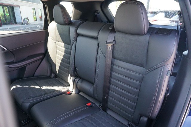 2025 Mitsubishi Outlander SE - Photo 18