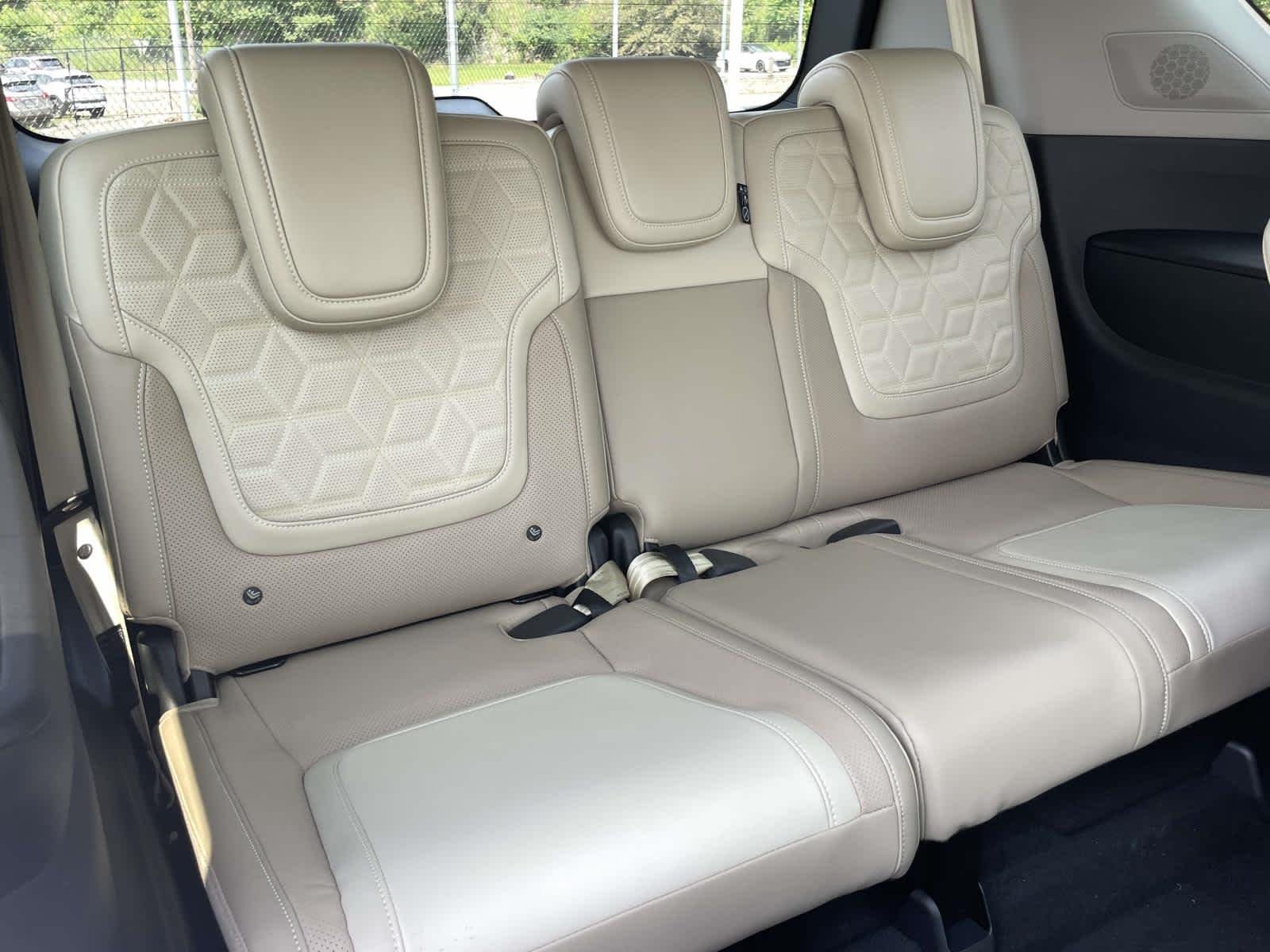 New 2026 Everest White Pearl Tricoat/Super Black Nissan Platinum Reserve image 21