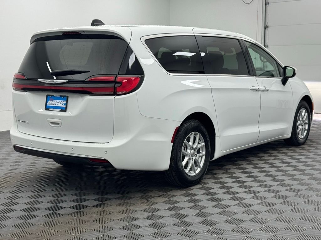 Used 2023 Bright White Clearcoat Chrysler Touring L image 7
