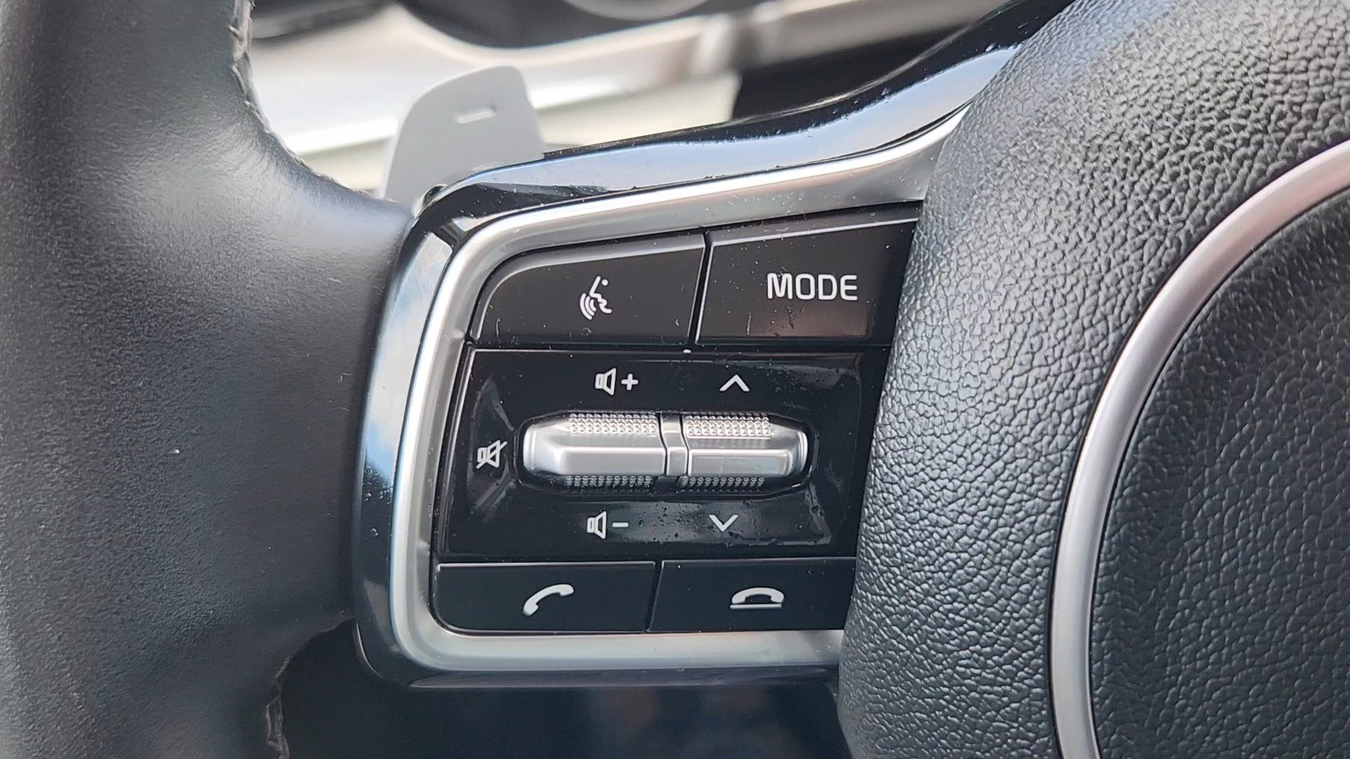 2023 Kia Sorento EX Hybrid - Photo 12