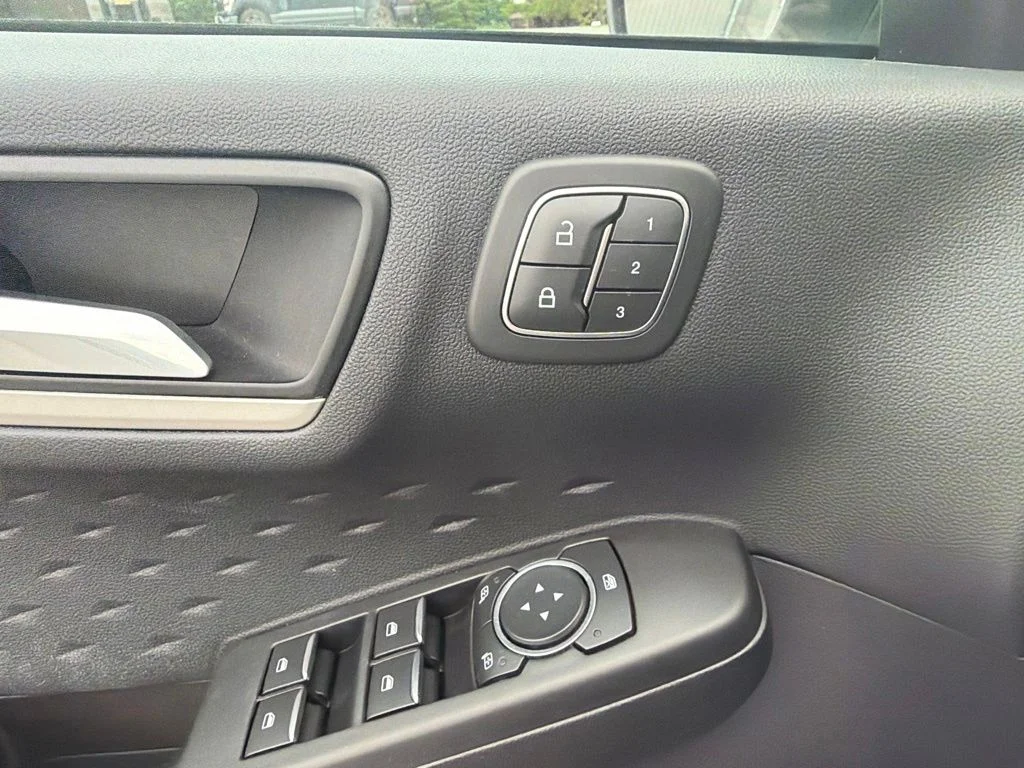 Used 2020 White Ford SEL image 29