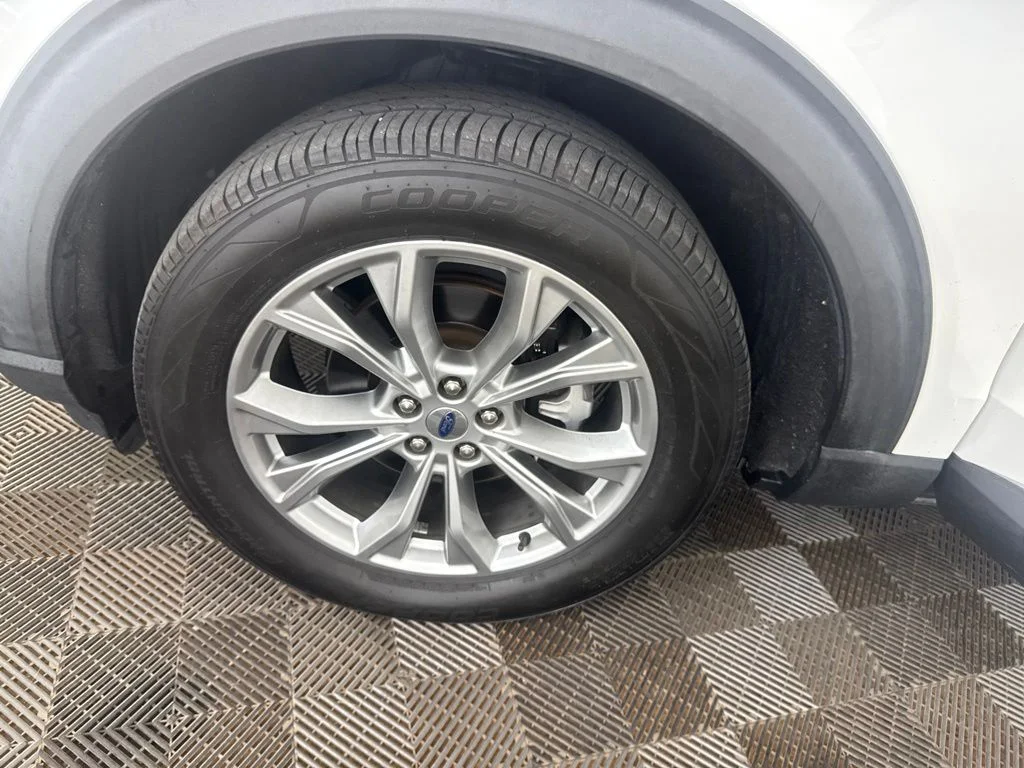 Used 2020 White Ford XLT image 32