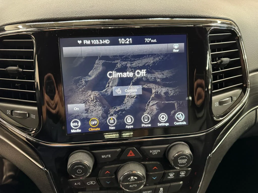 Used 2022 White Jeep Limited image 21