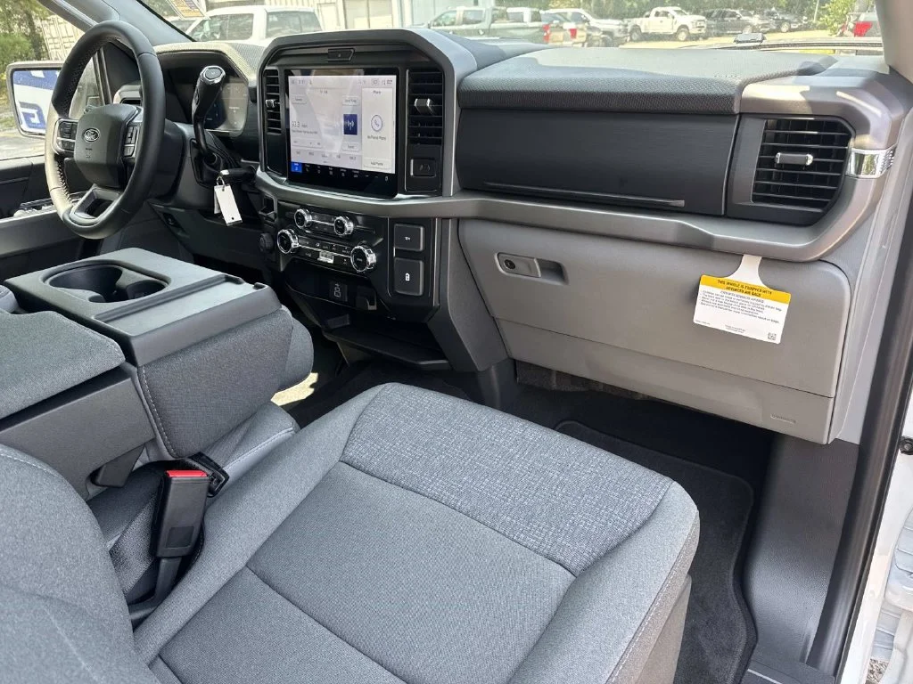 New 2026 Oxford White Ford XLT image 23