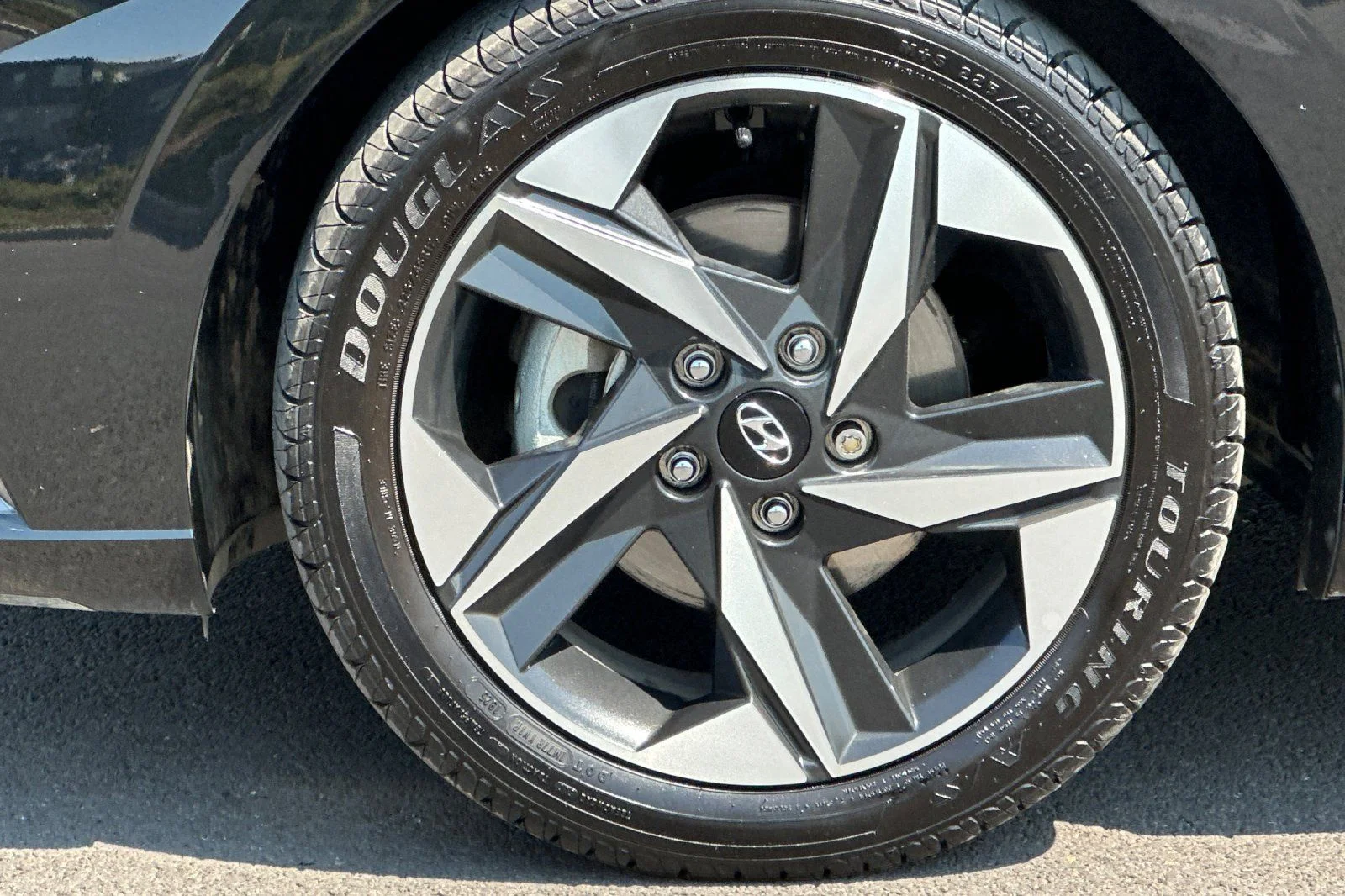 Used 2022 Black Hyundai Limited image 32