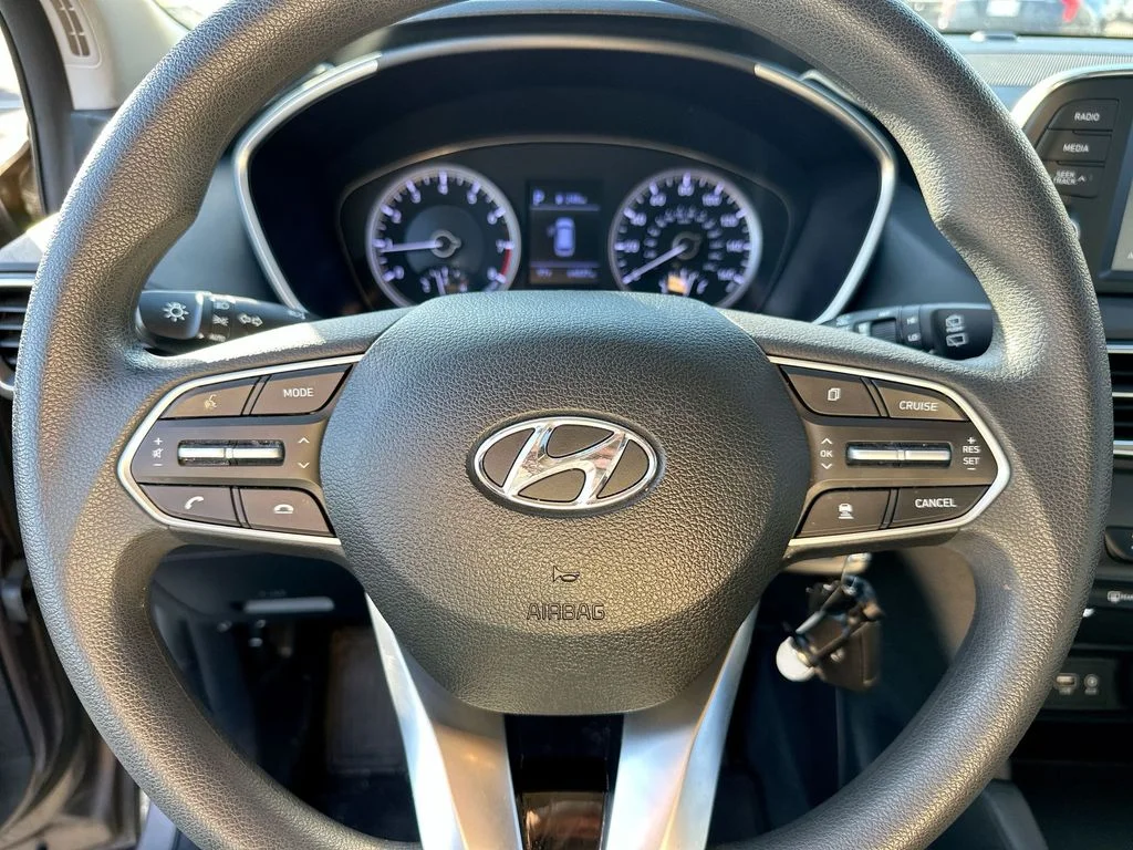 Used 2020 Brown Hyundai SE image 4
